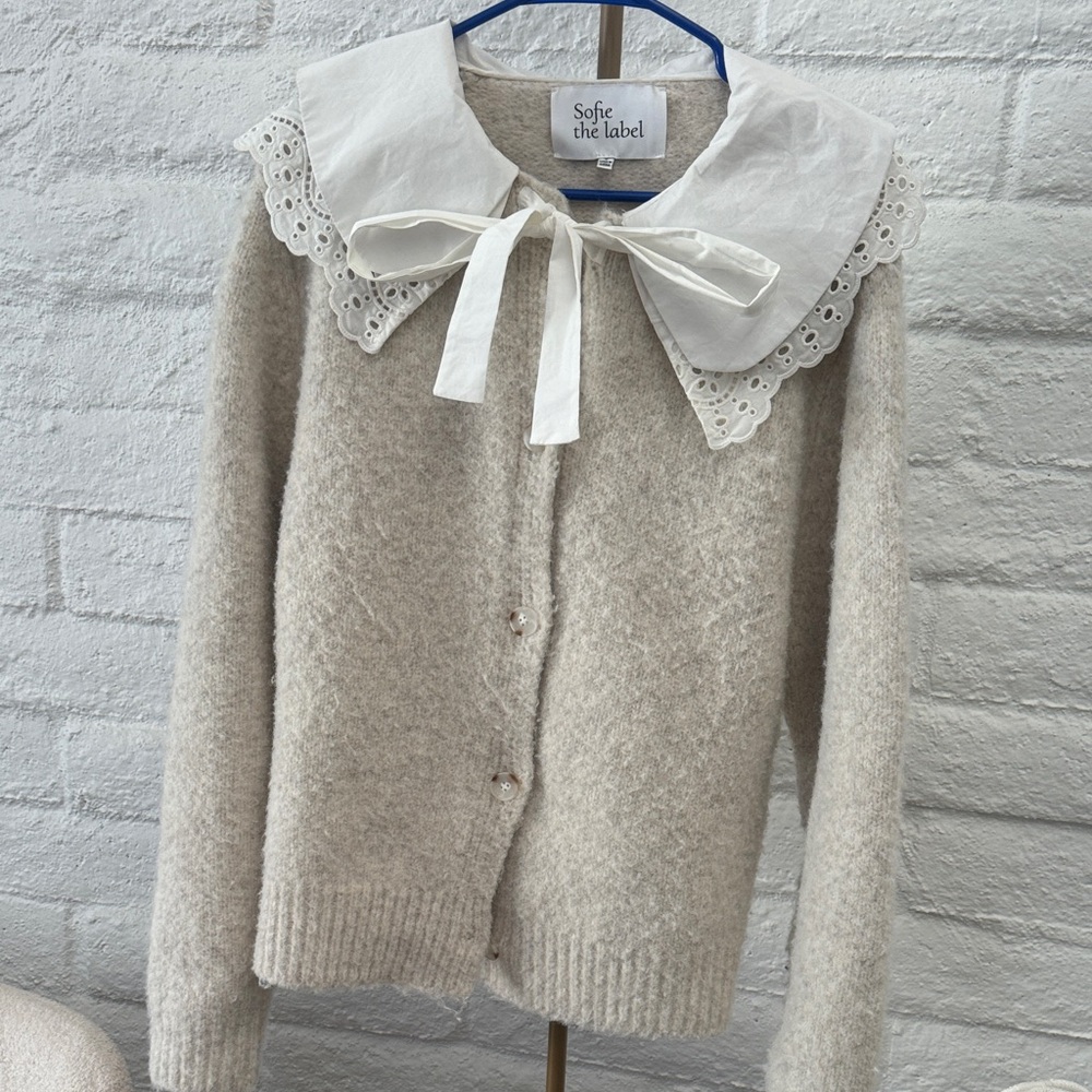 Cream Lace-Collar Women’s Sweater Cardigan